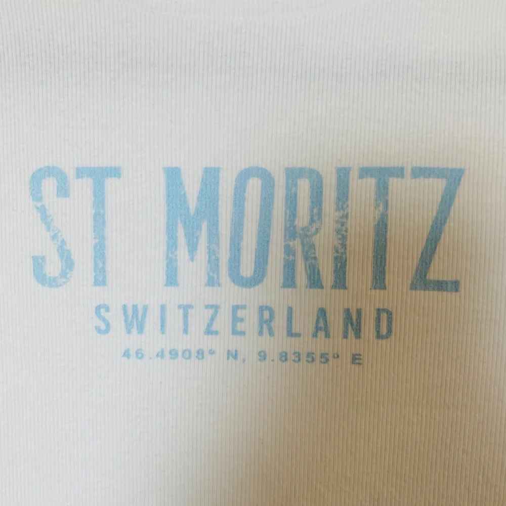 Aeropostale Long Sleeve Seriously Soft St. Moritz Cropped Graphic 2Fer Tee SizeM
